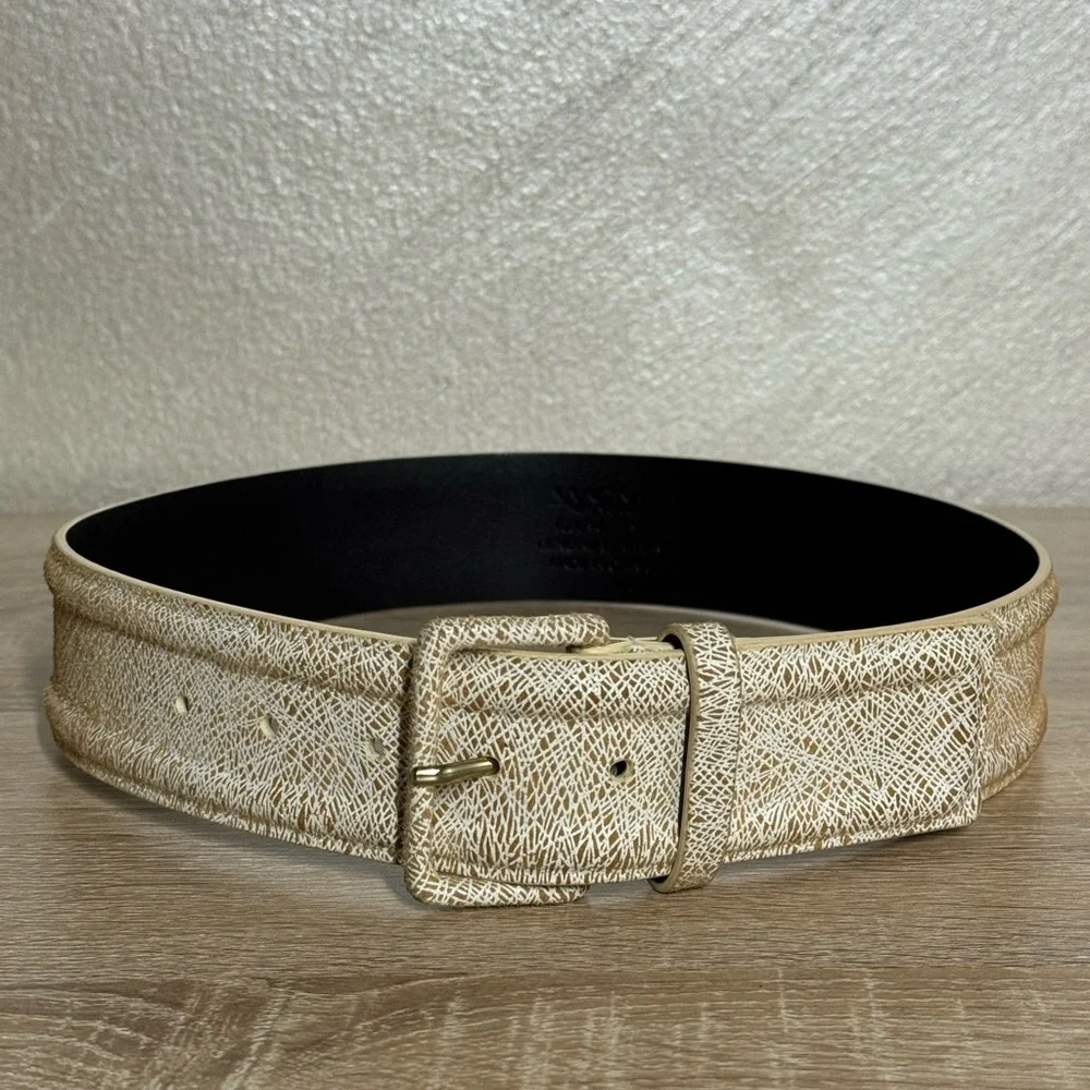WCM New York White/Tan Structured Embossed Wide Leather Belt and Buckle SizeS
